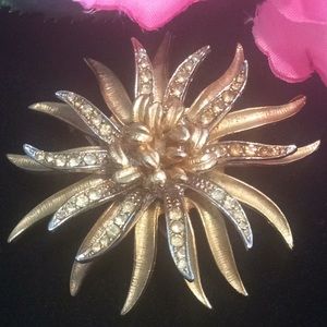 Vintage Flower of TOPAZ STONES